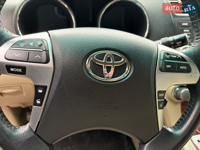 Внедорожник / Кроссовер Toyota Highlander 2012 в Харькове