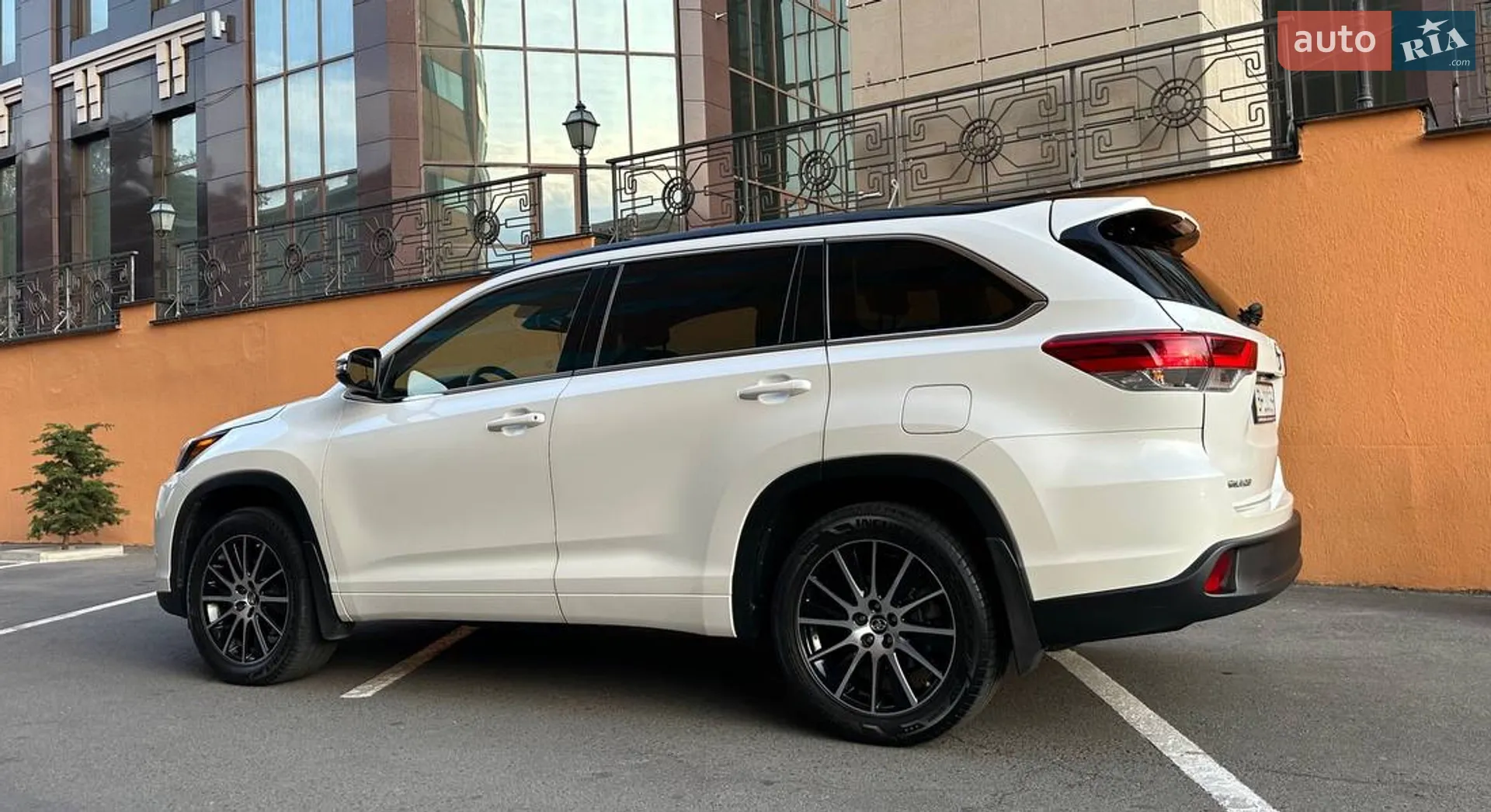 2018 Toyota Highlander - мініатюра 2