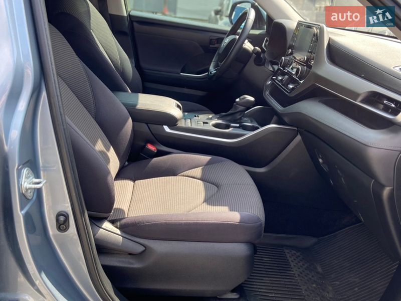 Позашляховик / Кросовер Toyota Highlander 2020 в Тернополі