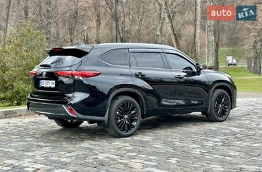 Позашляховик / Кросовер Toyota Highlander 2022 в Києві