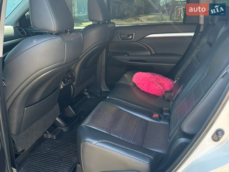 Позашляховик / Кросовер Toyota Highlander 2019 в Харкові