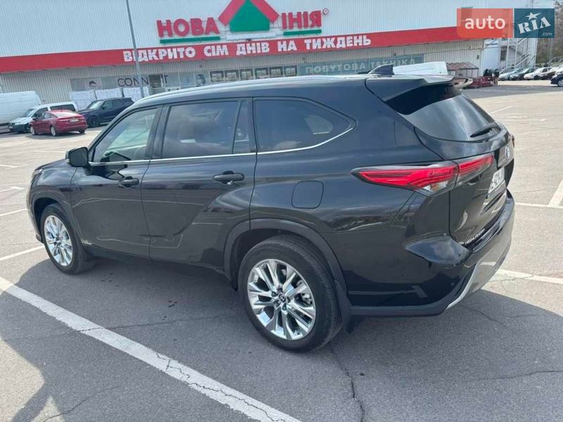 Внедорожник / Кроссовер Toyota Highlander 2023 в Днепре