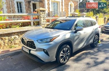 Внедорожник / Кроссовер Toyota Highlander 2021 в Киеве