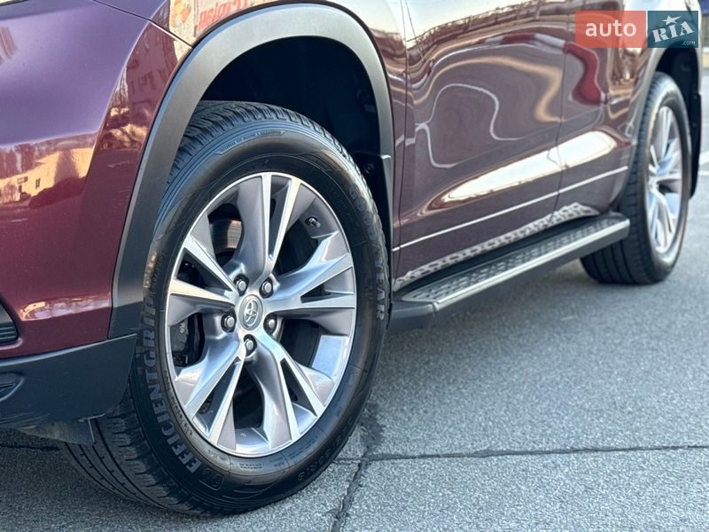Позашляховик / Кросовер Toyota Highlander 2015 в Києві