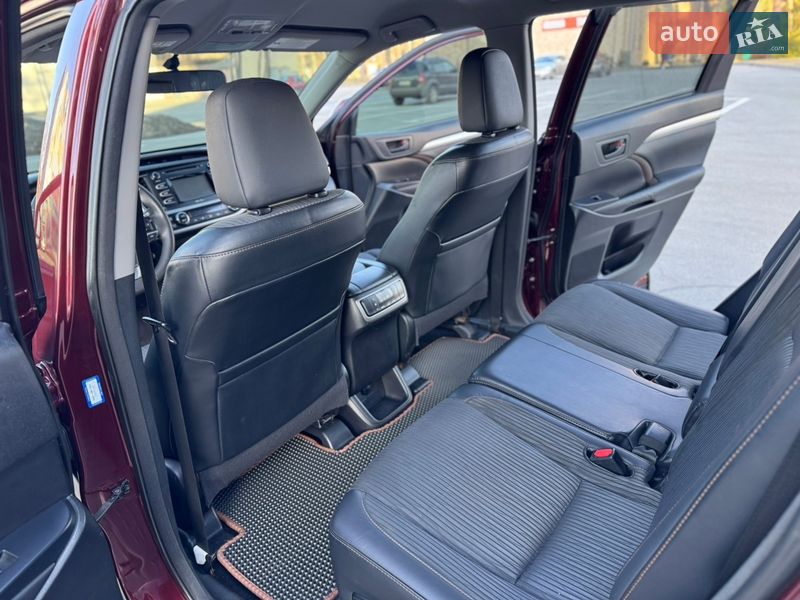 Позашляховик / Кросовер Toyota Highlander 2015 в Києві