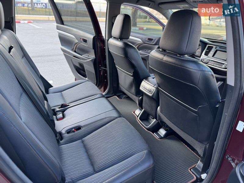 Позашляховик / Кросовер Toyota Highlander 2015 в Києві