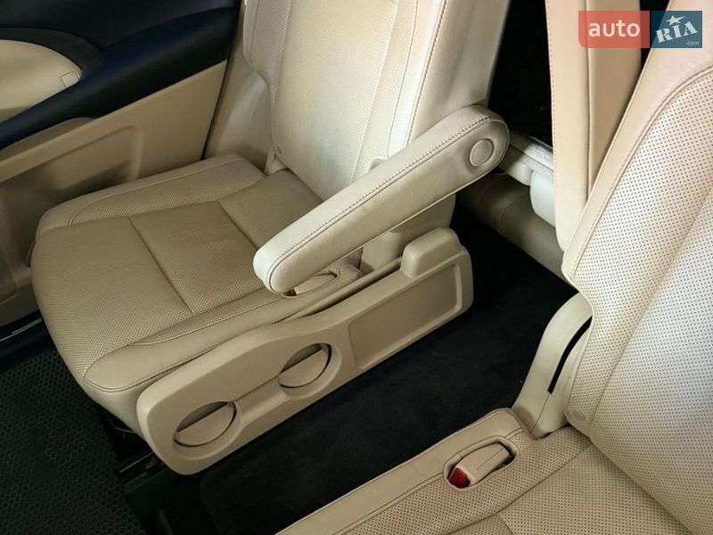 Позашляховик / Кросовер Toyota Highlander 2016 в Тернополі