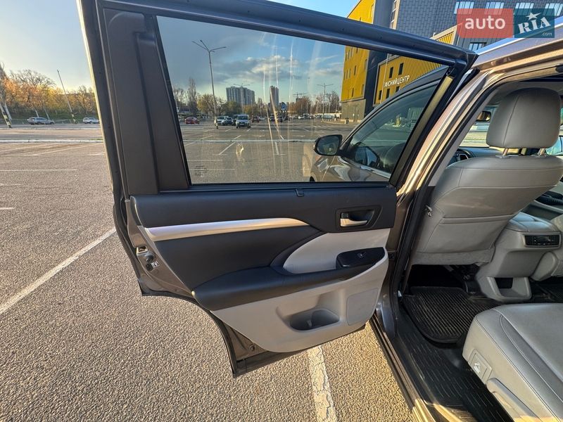 Позашляховик / Кросовер Toyota Highlander 2014 в Києві