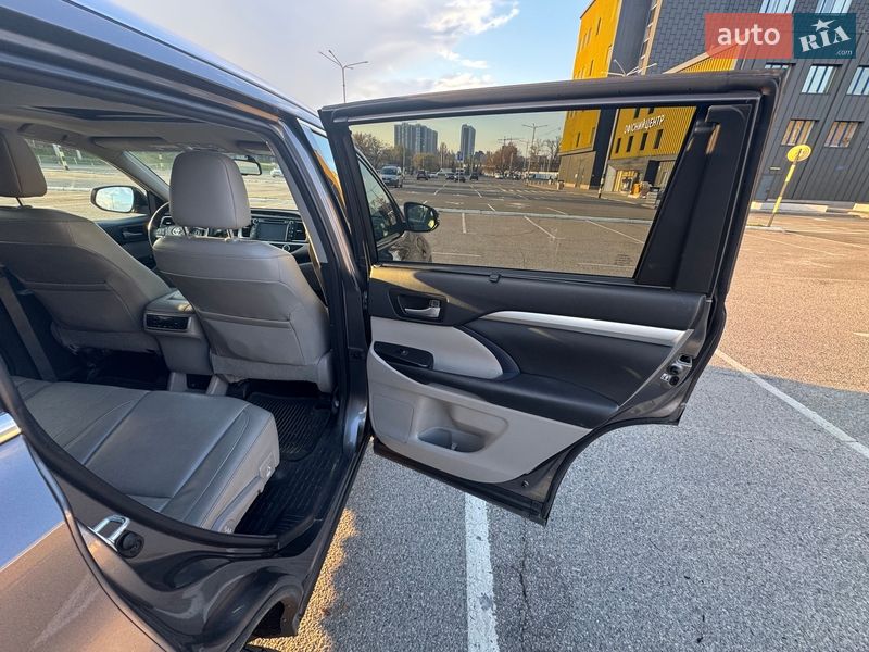 Позашляховик / Кросовер Toyota Highlander 2014 в Києві