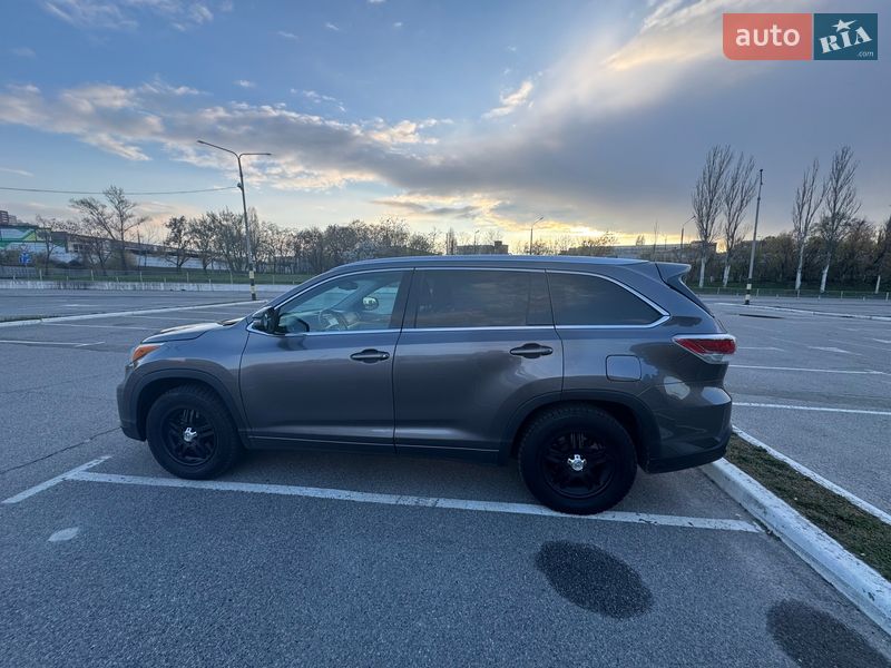 Позашляховик / Кросовер Toyota Highlander 2014 в Києві