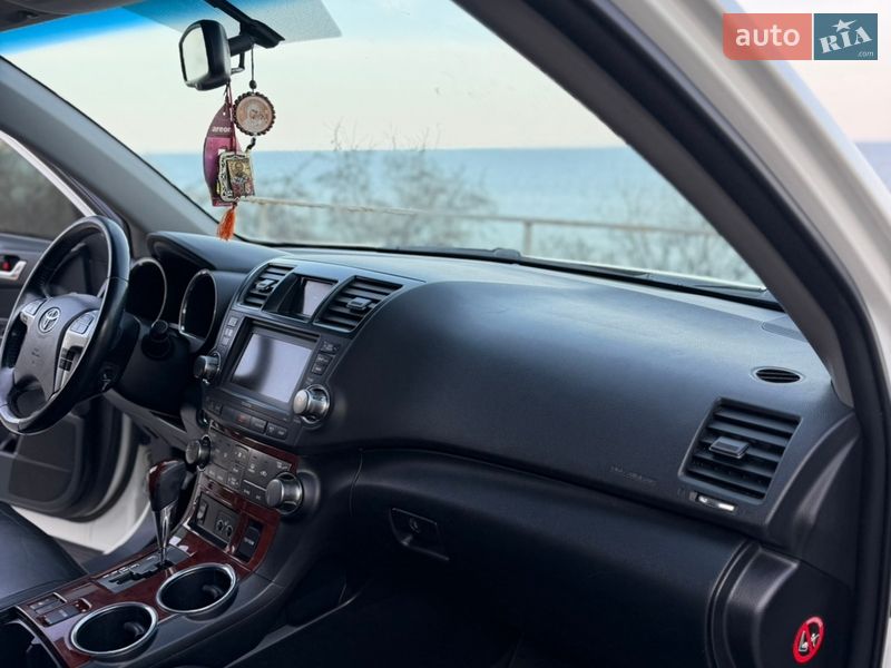 Позашляховик / Кросовер Toyota Highlander 2013 в Одесі