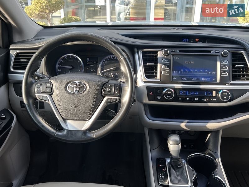 Внедорожник / Кроссовер Toyota Highlander 2018 в Чернигове