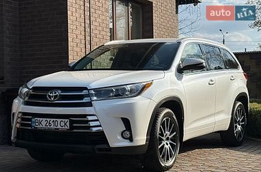 Позашляховик / Кросовер Toyota Highlander 2019 в Рівному