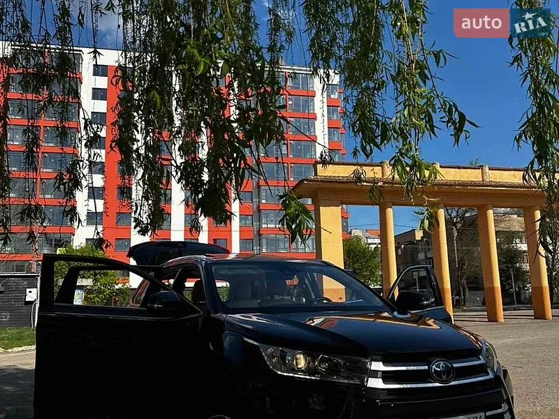 Toyota Highlander 2019