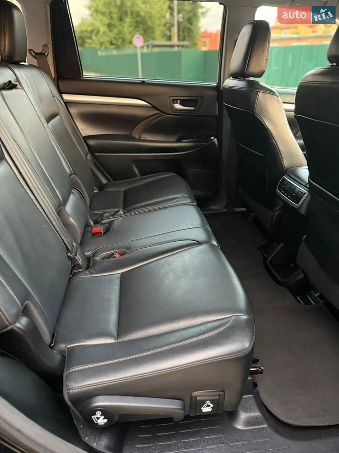 2017 Toyota Highlander - мініатюра 12