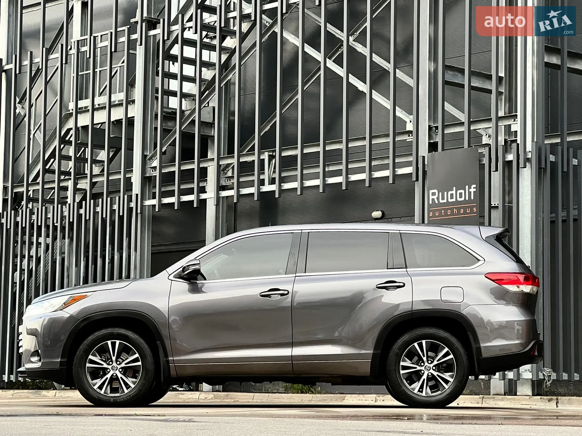 2017 Toyota Highlander - мініатюра 8
