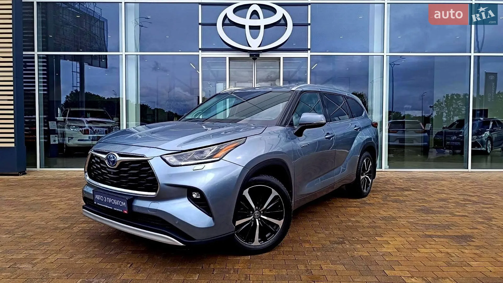 2021 Toyota Highlander - фото 1