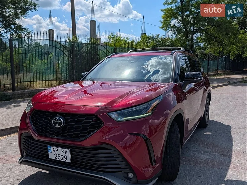 Toyota Highlander 2021