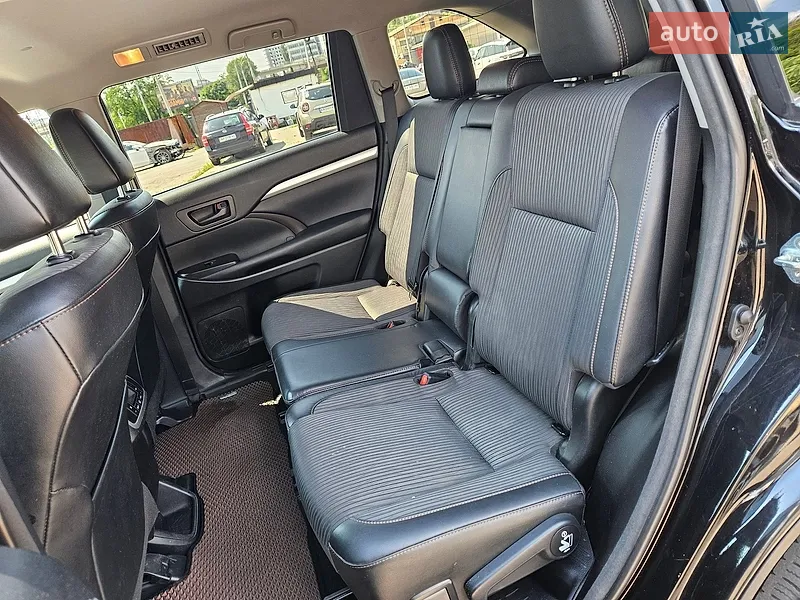 Toyota Highlander 2018 VIN 5TDBZRFH5JS899680 фото оголошення 24 з 75