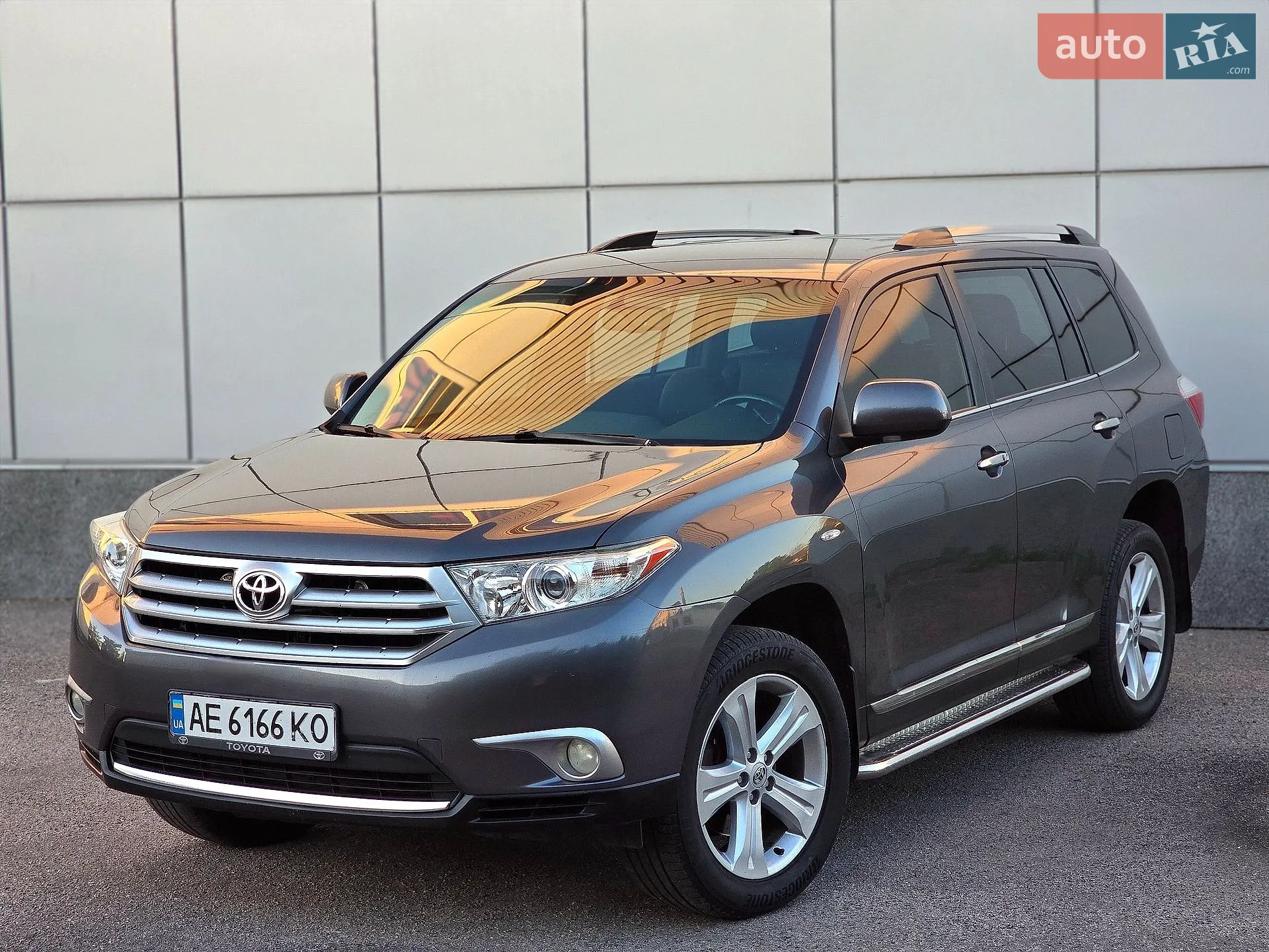 2011 Toyota Highlander - фото 1