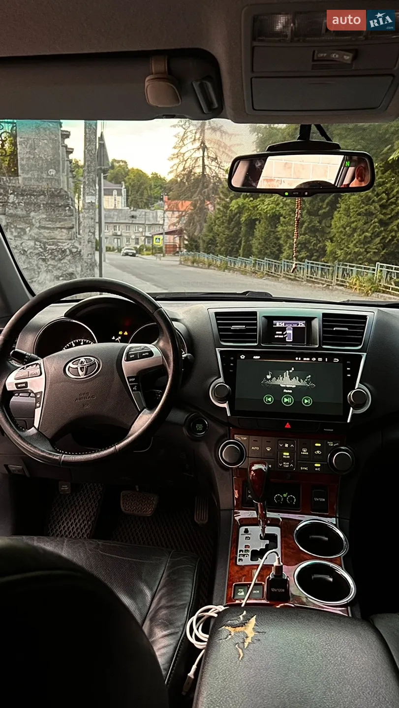 2011 Toyota Highlander - мініатюра 2