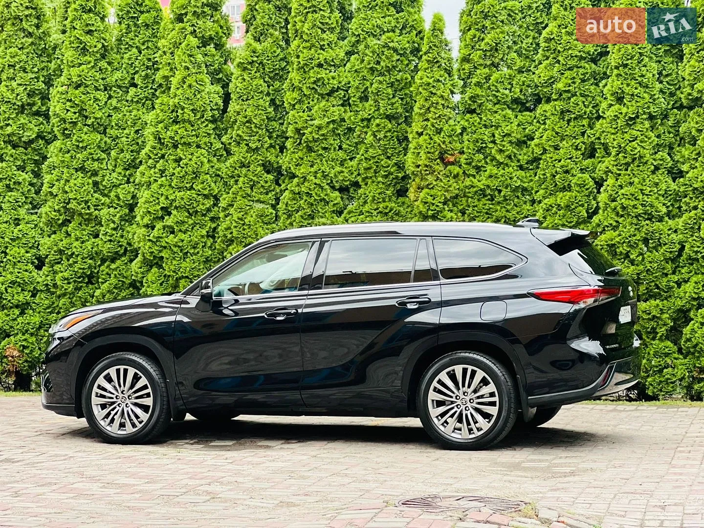 2022 Toyota Highlander - фото 1
