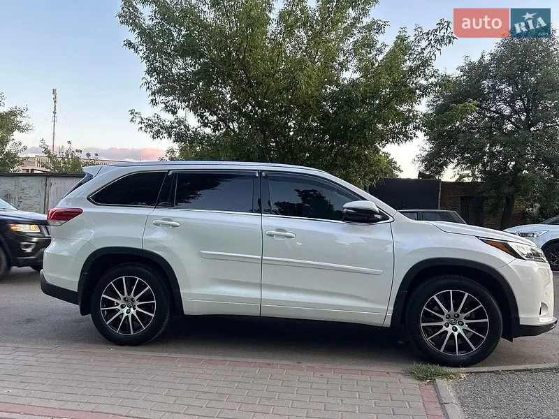 Toyota Highlander 2019