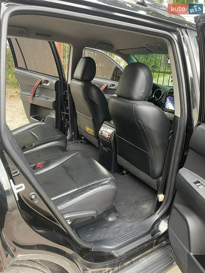 2011 Toyota Highlander - фото 1