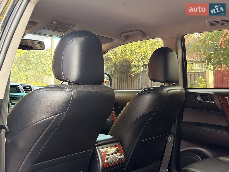 Позашляховик / Кросовер Toyota Highlander 2013 в Охтирці