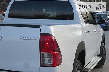 Пикап Toyota Hilux 2015 в 