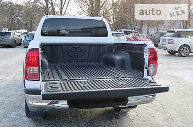 Пикап Toyota Hilux 2015 в 