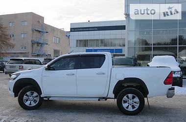 Пикап Toyota Hilux 2015 в 