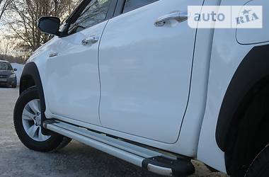 Пикап Toyota Hilux 2015 в 