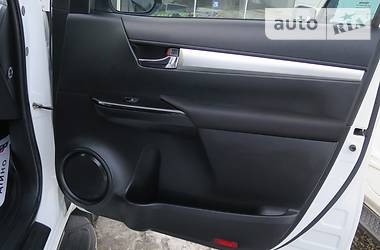 Пикап Toyota Hilux 2015 в 