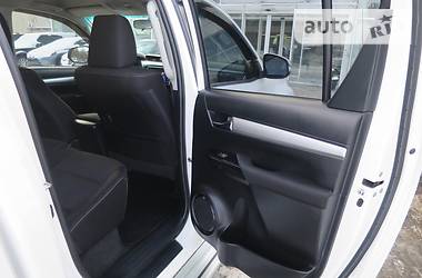Пикап Toyota Hilux 2015 в 