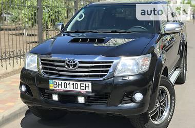 Позашляховик / Кросовер Toyota Hilux 2014 в 