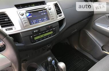Позашляховик / Кросовер Toyota Hilux 2014 в 