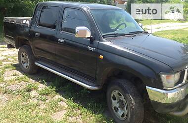 Пикап Toyota Hilux 2001 в 