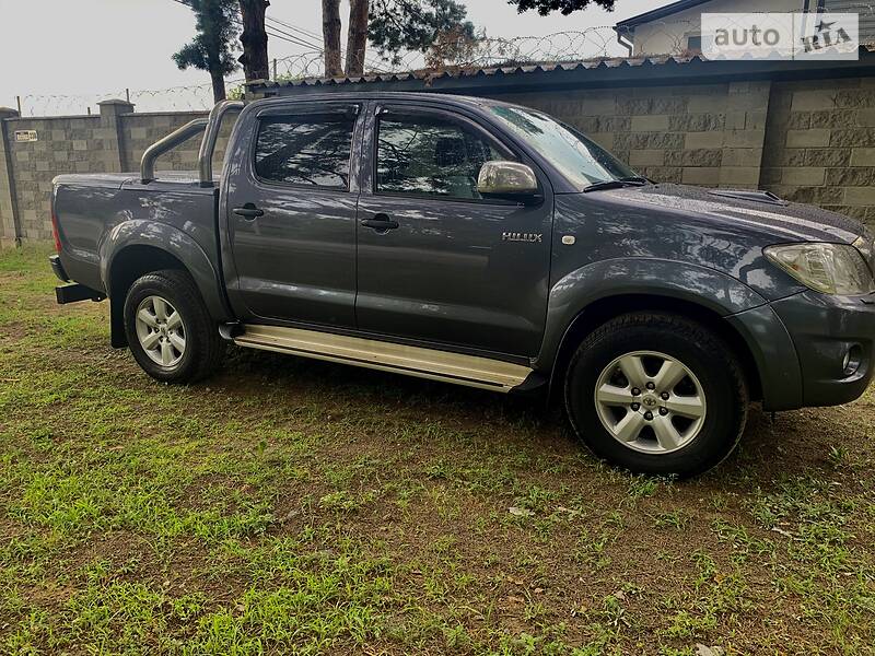 Пікап Toyota Hilux 2011 в Києві