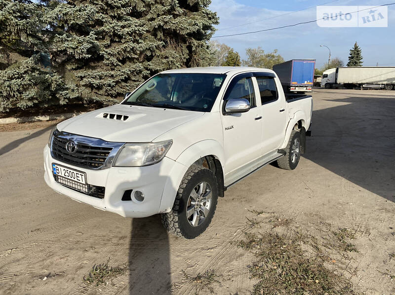 Пікап Toyota Hilux 2012 в Ізюмі