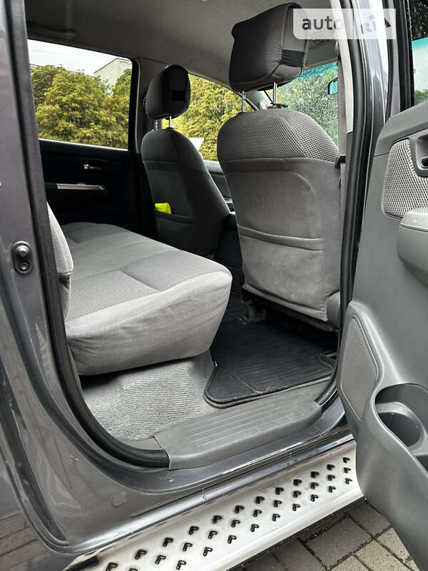 Пікап Toyota Hilux 2011 в Луцьку