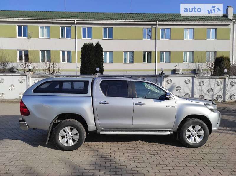 Пикап Toyota Hilux 2016 в Ровно