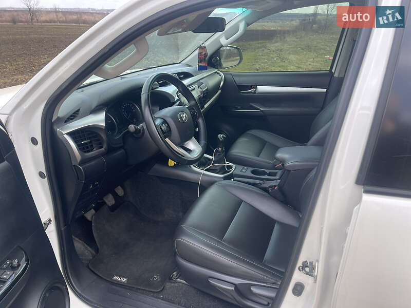 Пикап Toyota Hilux 2017 в Верхнеднепровске