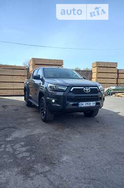 Пикап Toyota Hilux 2022 в Сарнах