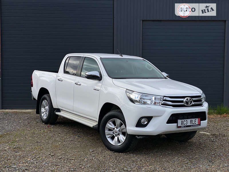 Пікап Toyota Hilux 2017 в Ужгороді