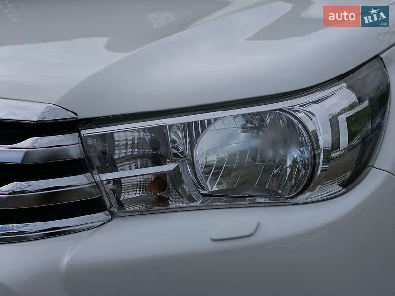 Пикап Toyota Hilux 2017 в Ужгороде