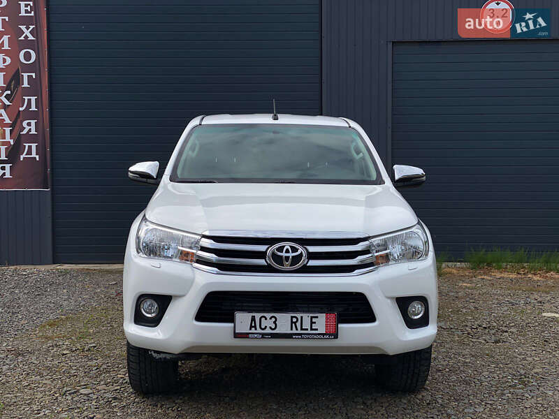 Пикап Toyota Hilux 2017 в Ужгороде