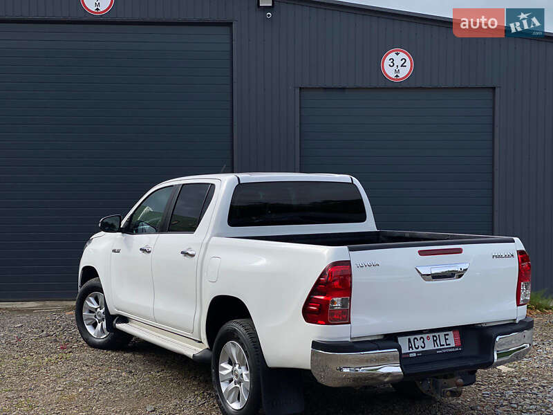 Пикап Toyota Hilux 2017 в Ужгороде