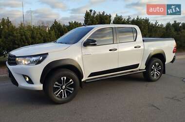 Пикап Toyota Hilux 2017 в Киеве