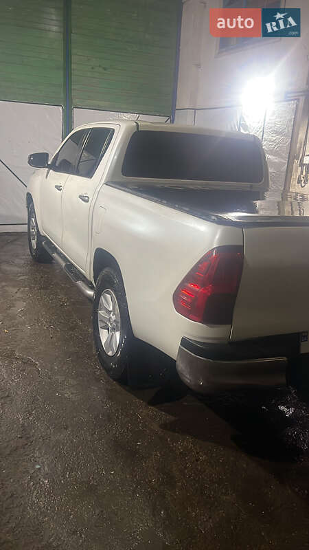 Пикап Toyota Hilux 2017 в Верхнеднепровске